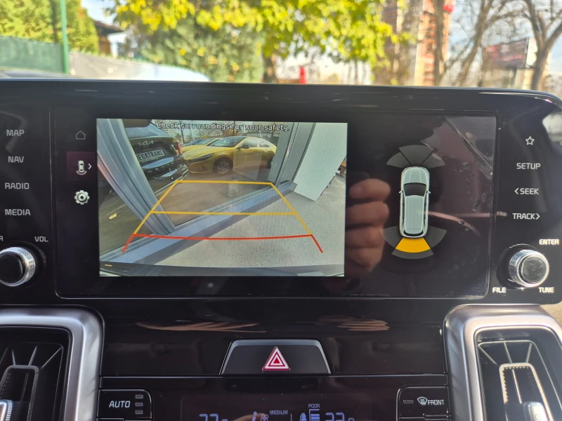 Kia Sorento 2.2 CRDI 4X2 Наличен в БГ, снимка 15 - Автомобили и джипове - 52442241