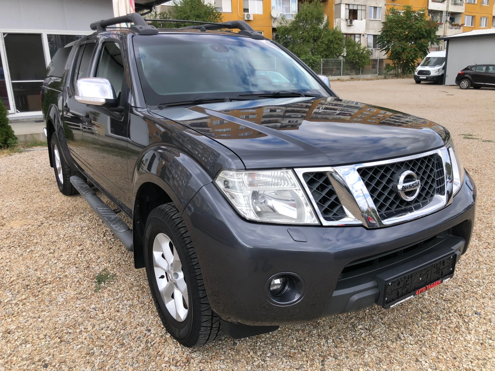 Nissan Navara FACE/190 k.c-AVTOMATIC/FULL/Hardtop/ШВЕЙЦАРИЯ - изображение 3