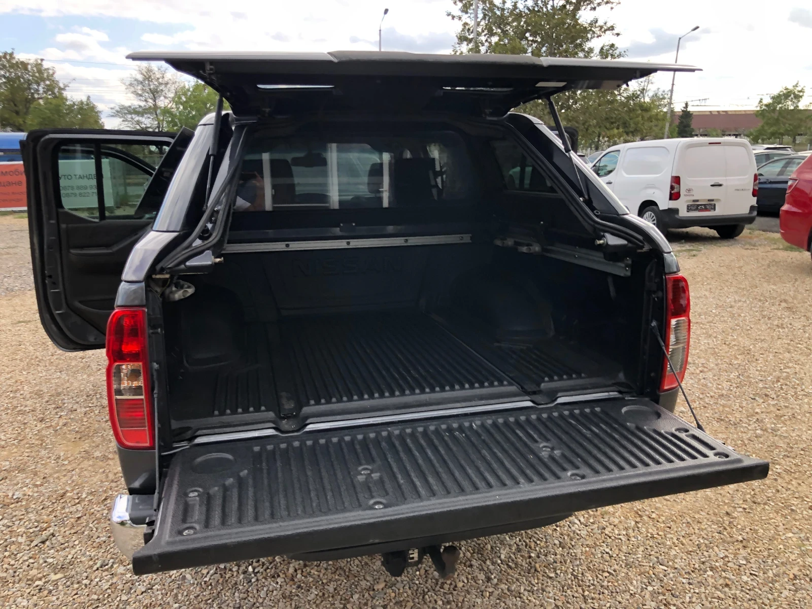 Nissan Navara FACE/190 k.c-AVTOMATIC/FULL/Hardtop/ШВЕЙЦАРИЯ - изображение 9