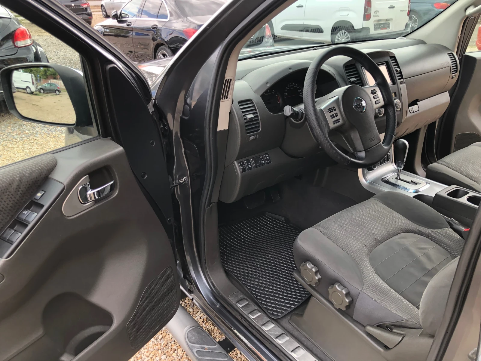 Nissan Navara FACE/190 k.c-AVTOMATIC/FULL/Hardtop/ | Mobile.bg   11