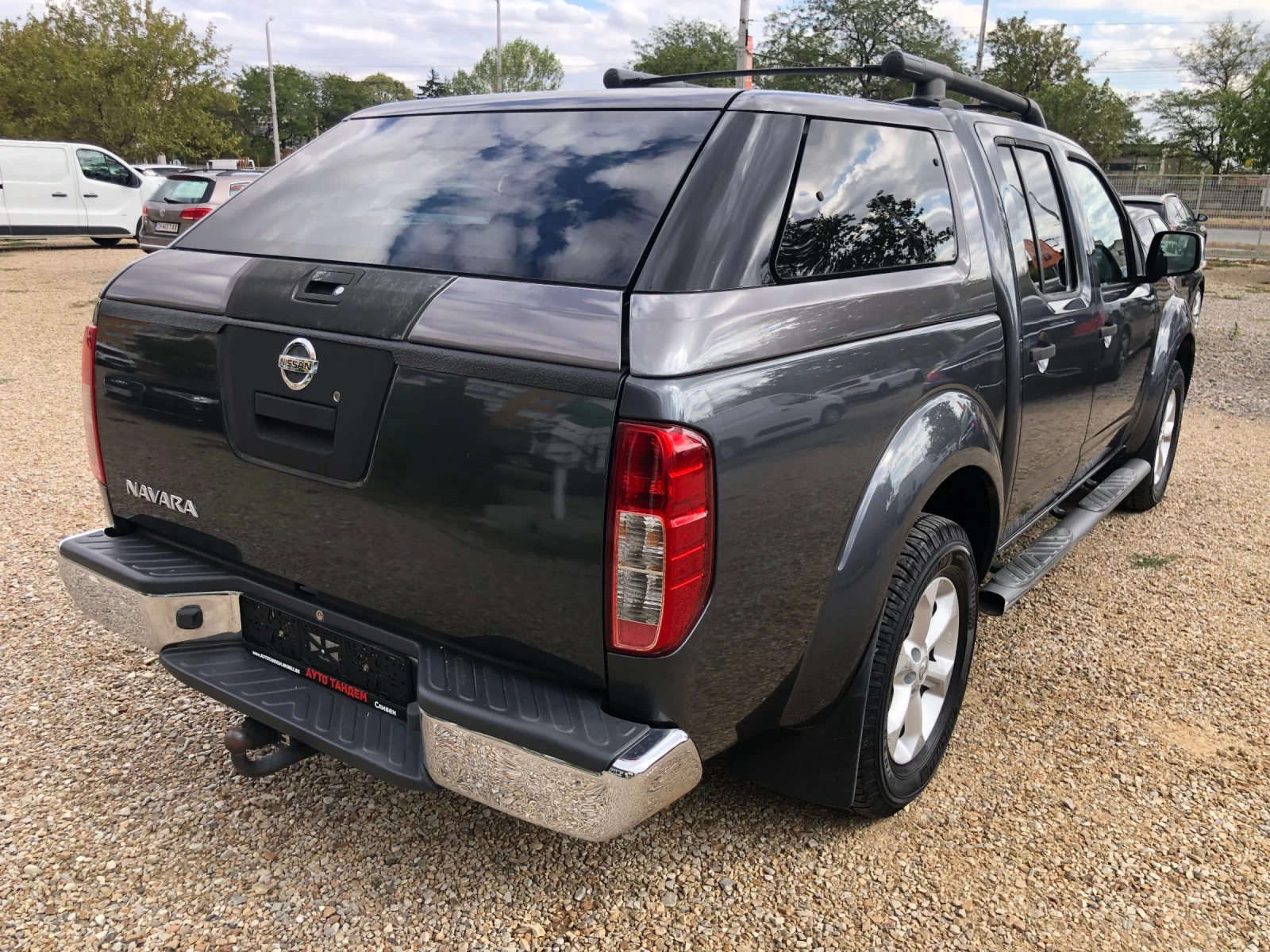 Nissan Navara FACE/190 k.c-AVTOMATIC/FULL/Hardtop/ШВЕЙЦАРИЯ - изображение 5
