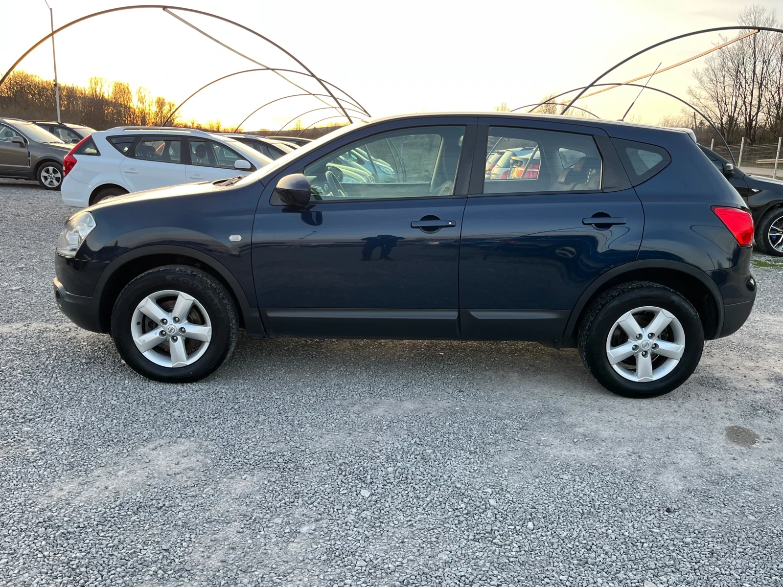 Nissan Qashqai 1.5 DCI, снимка 3 - Автомобили и джипове - 53788075