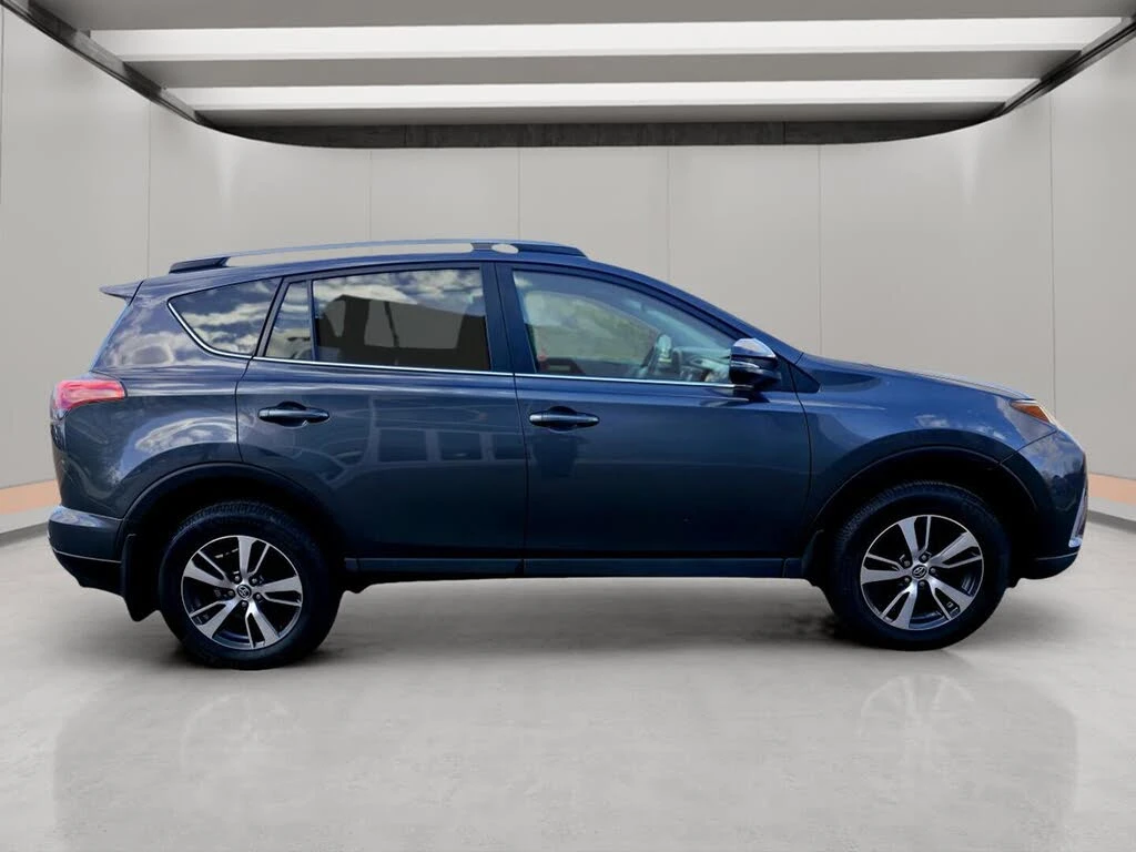 Toyota Rav4 XLE AWD, снимка 8 - Автомобили и джипове - 54711439