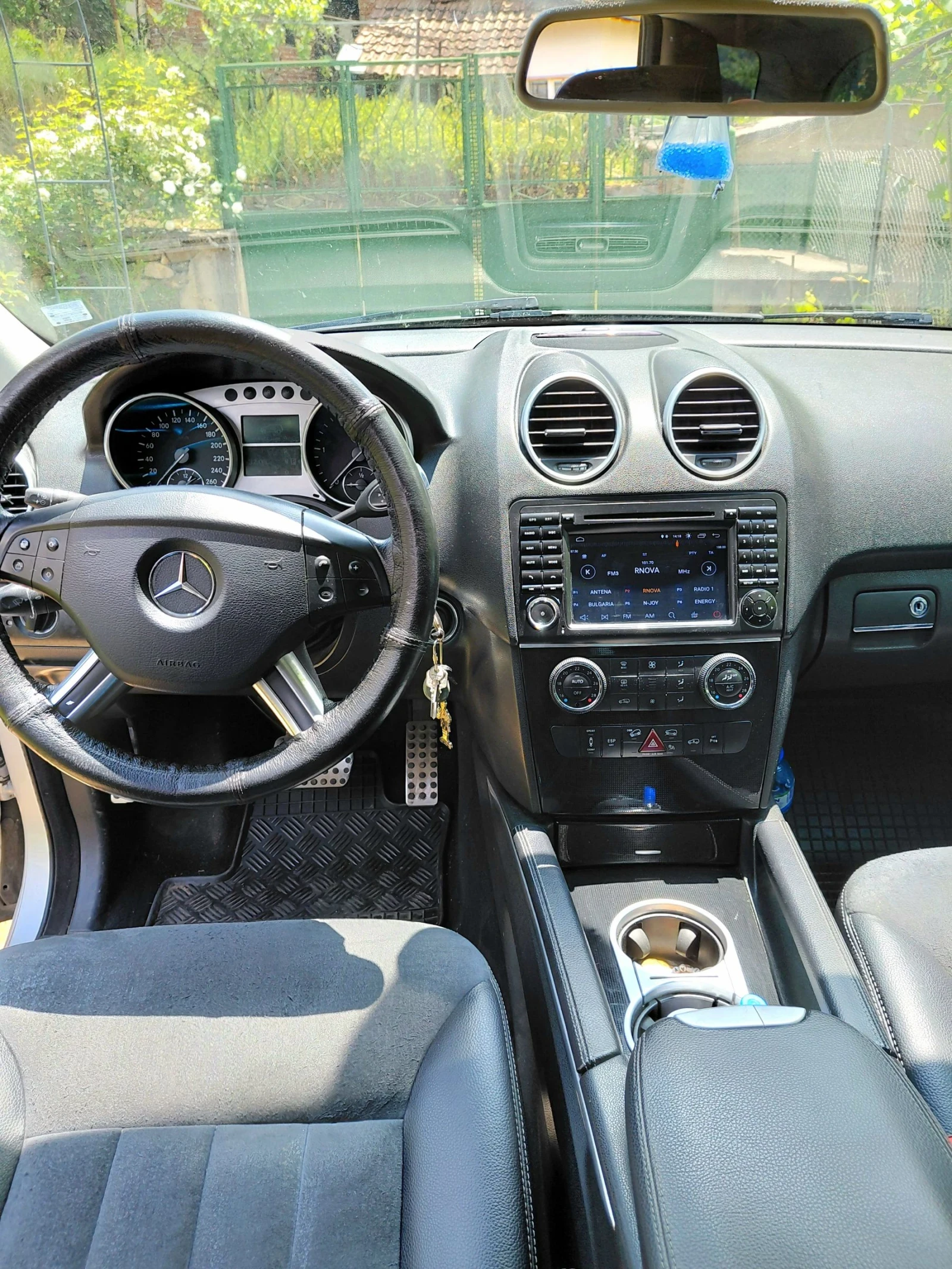Mercedes-Benz ML 320, снимка 8 - Автомобили и джипове - 54808937