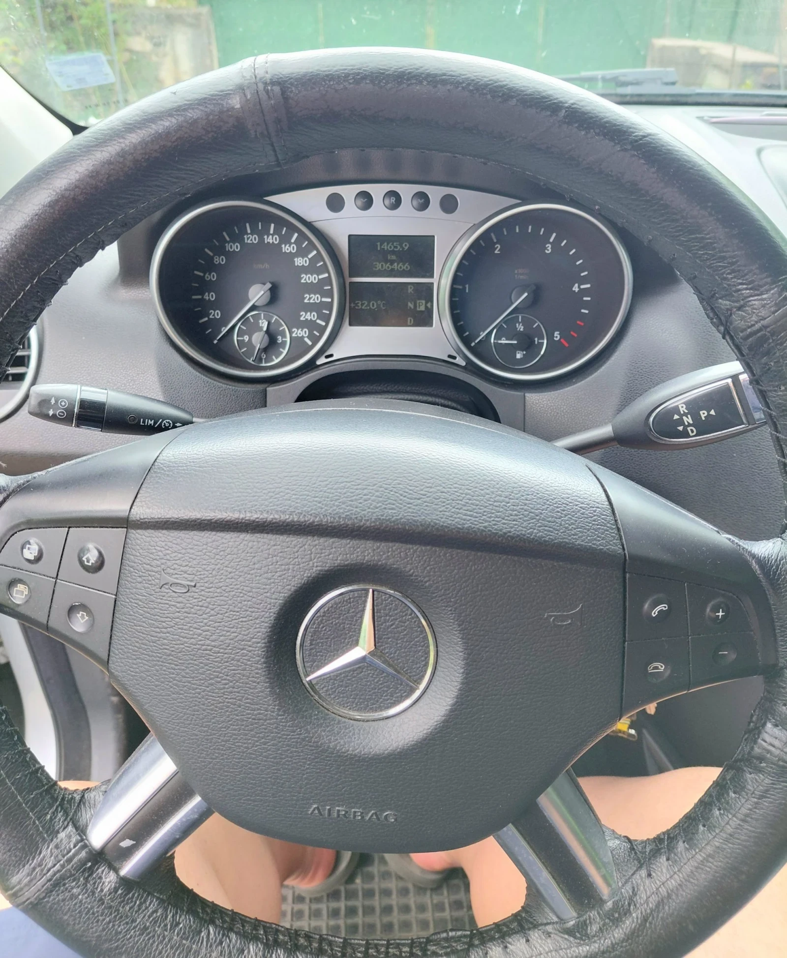 Mercedes-Benz ML 320, снимка 12 - Автомобили и джипове - 54808937