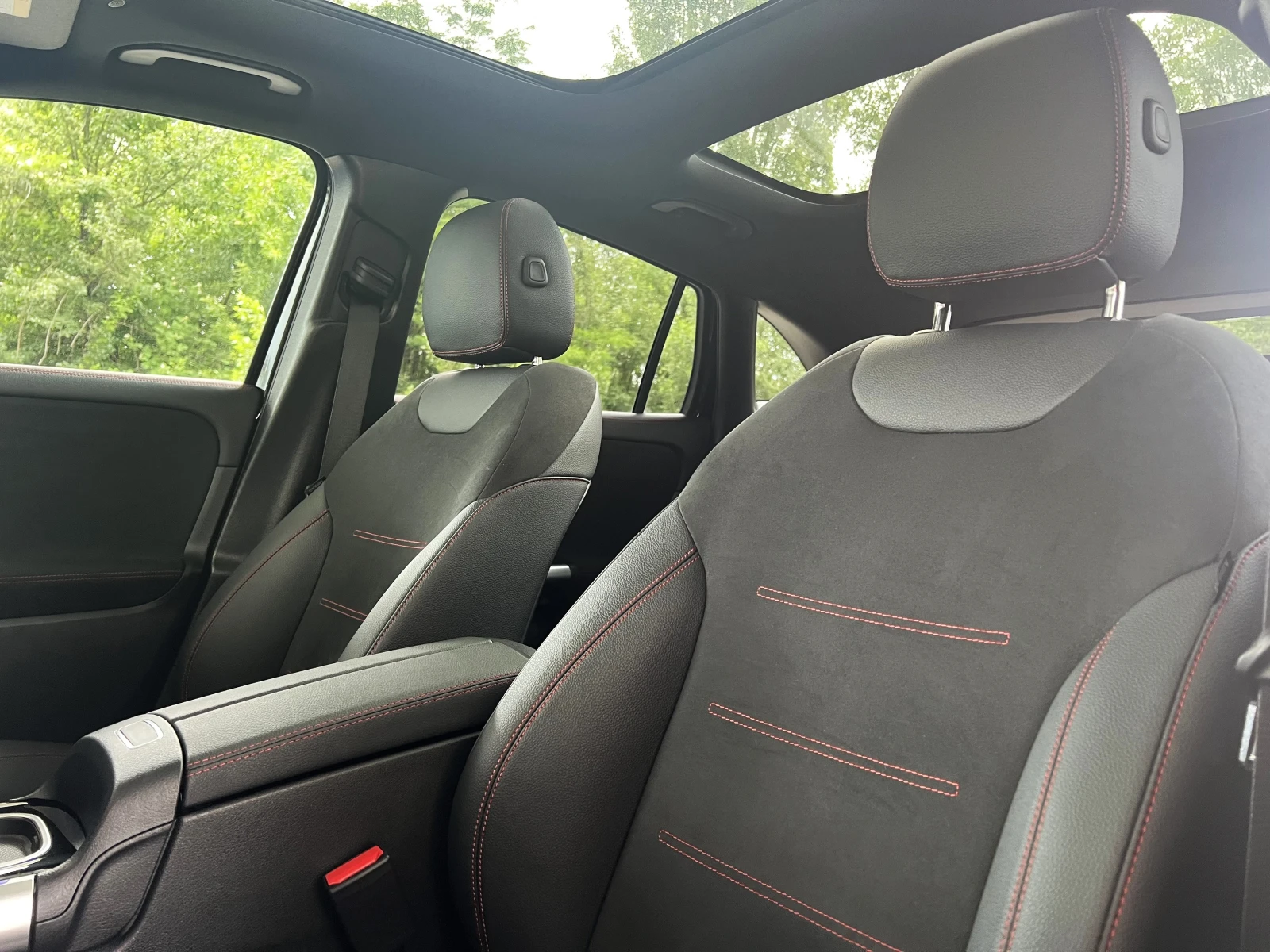 Mercedes-Benz GLA 200 AMG / PANO / CARBON / DYNAMIC, снимка 11 - Автомобили и джипове - 55027221