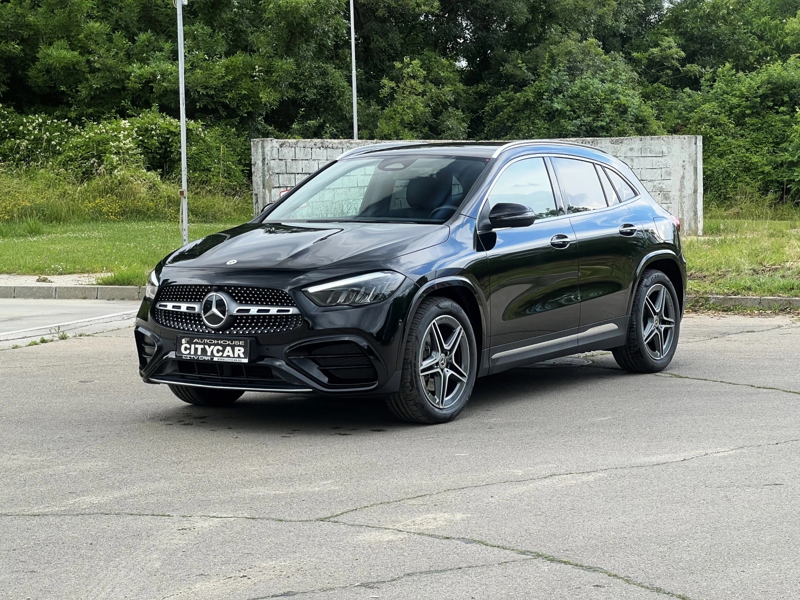 Mercedes-Benz GLA 200 AMG / PANO / CARBON / DYNAMIC, снимка 3 - Автомобили и джипове - 55027221