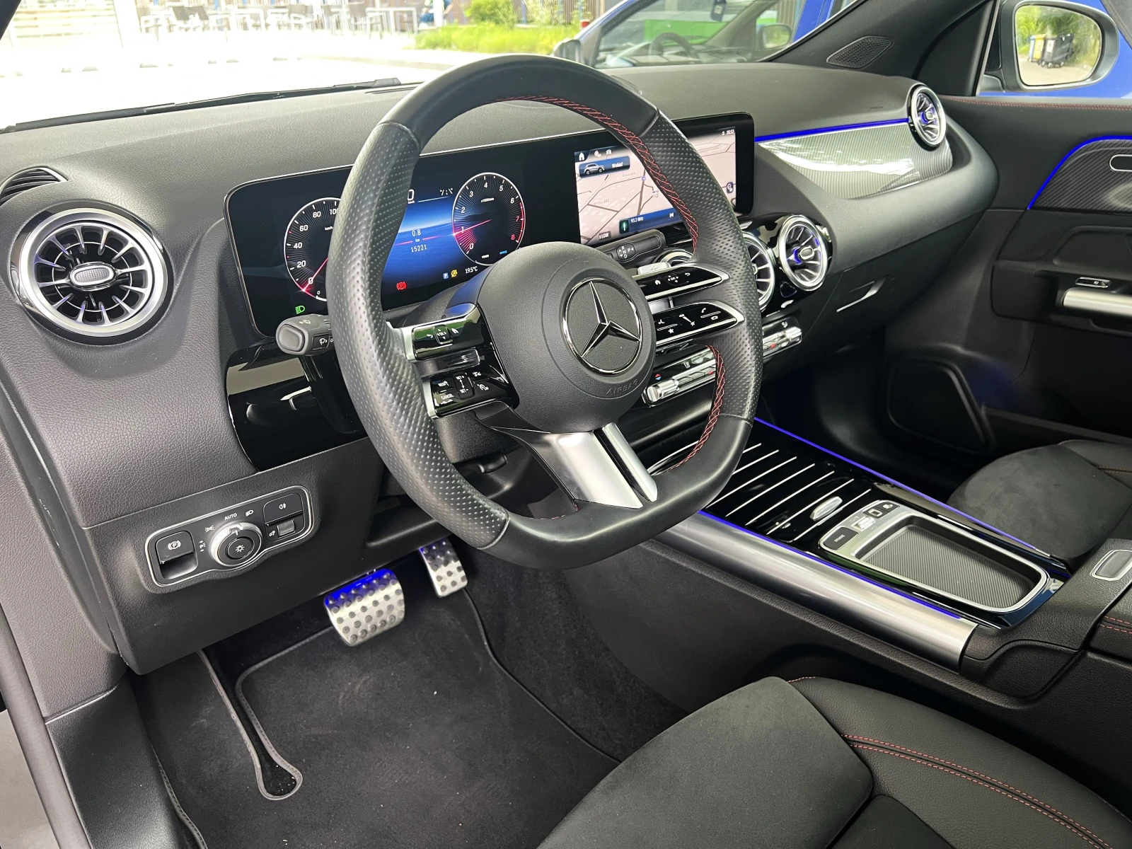 Mercedes-Benz GLA 200 AMG / PANO / CARBON / DYNAMIC, снимка 10 - Автомобили и джипове - 55027221