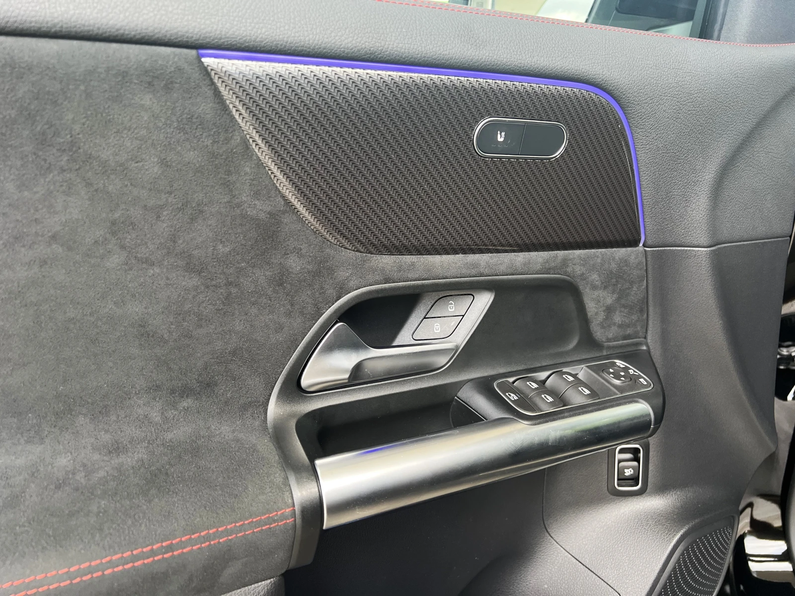 Mercedes-Benz GLA 200 AMG / PANO / CARBON / DYNAMIC, снимка 9 - Автомобили и джипове - 55027221