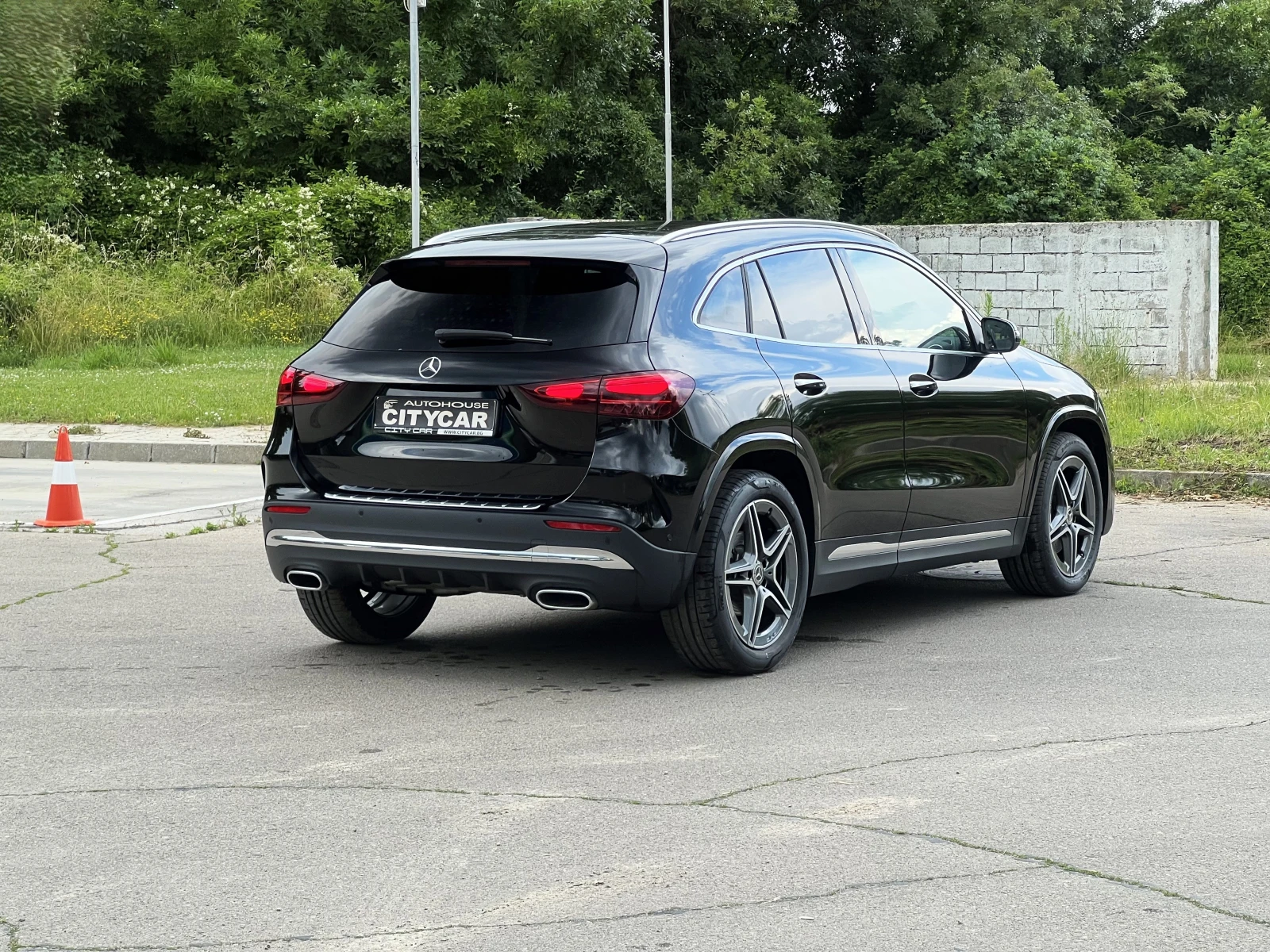 Mercedes-Benz GLA 200 AMG / PANO / CARBON / DYNAMIC, снимка 6 - Автомобили и джипове - 55027221