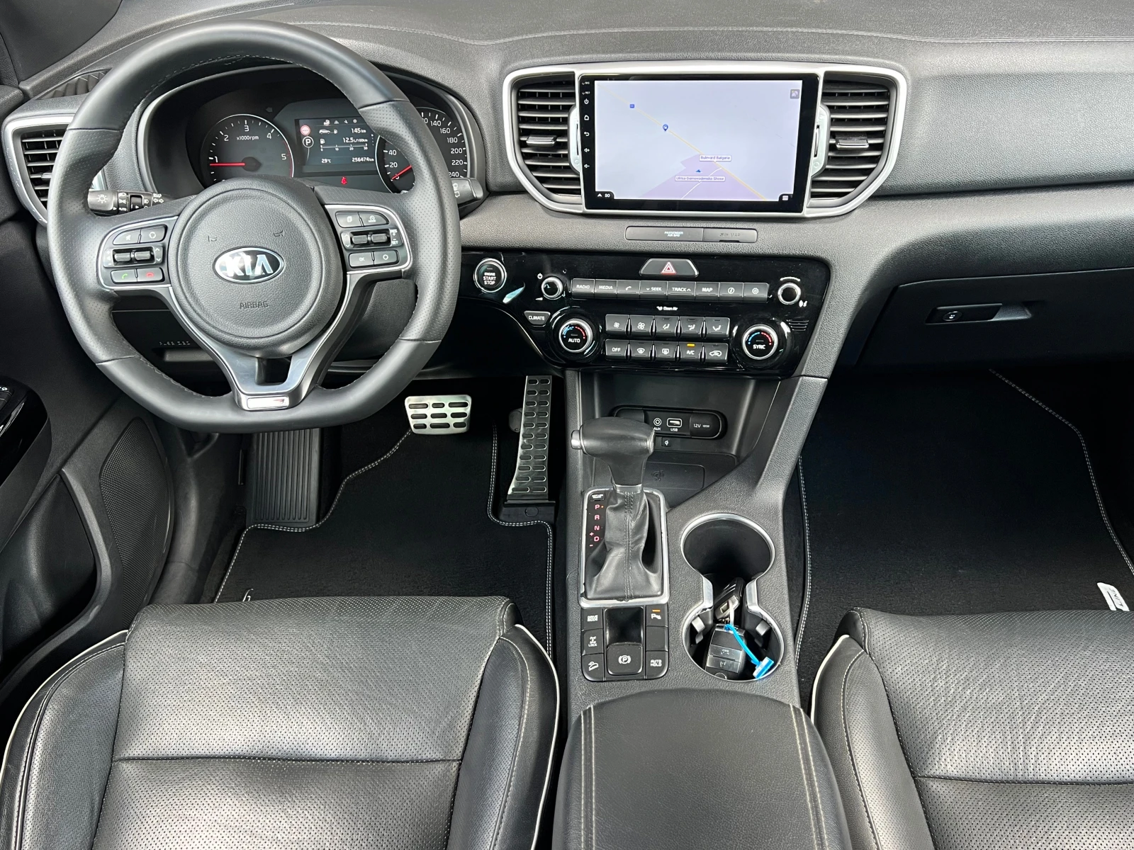 Kia Sportage 2.0CRDI, 4X4, GT LINE-ПЪЛНА СЕРВИЗНА ИСТОРИЯ+ ФАКТ, снимка 10 - Автомобили и джипове - 55434068