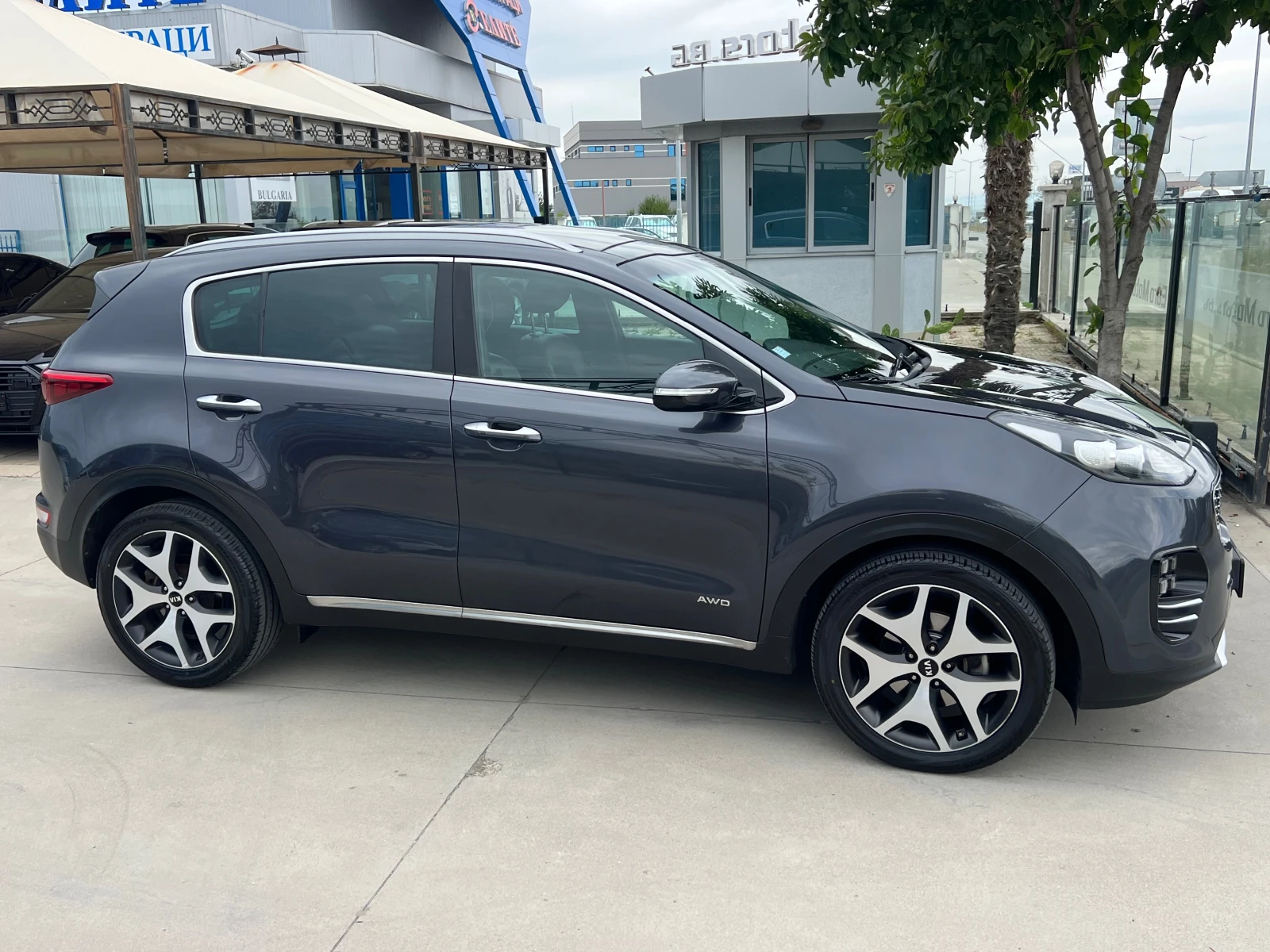 Kia Sportage 2.0CRDI, 4X4, GT LINE-ПЪЛНА СЕРВИЗНА ИСТОРИЯ+ ФАКТ, снимка 4 - Автомобили и джипове - 55434068