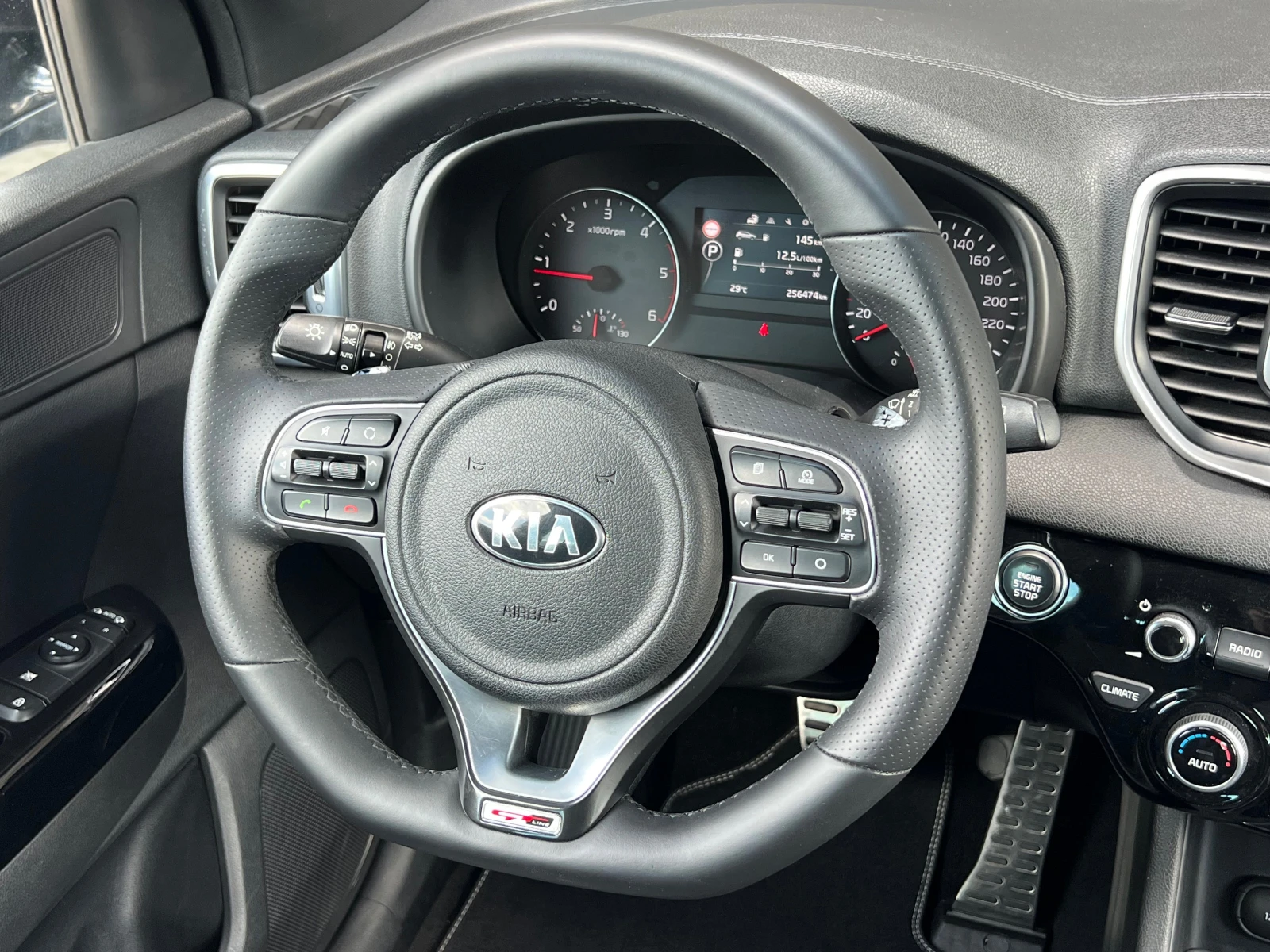 Kia Sportage 2.0CRDI, 4X4, GT LINE-ПЪЛНА СЕРВИЗНА ИСТОРИЯ+ ФАКТ, снимка 12 - Автомобили и джипове - 55434068