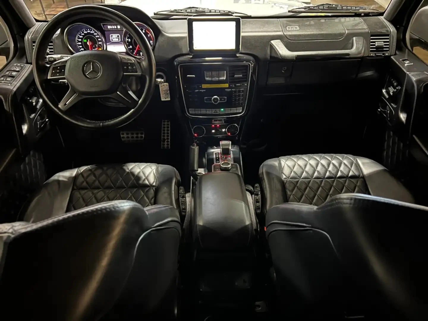 Mercedes-Benz G 63 AMG HARMAN KARDON* НАВИ* ПАНО, снимка 14 - Автомобили и джипове - 55710033