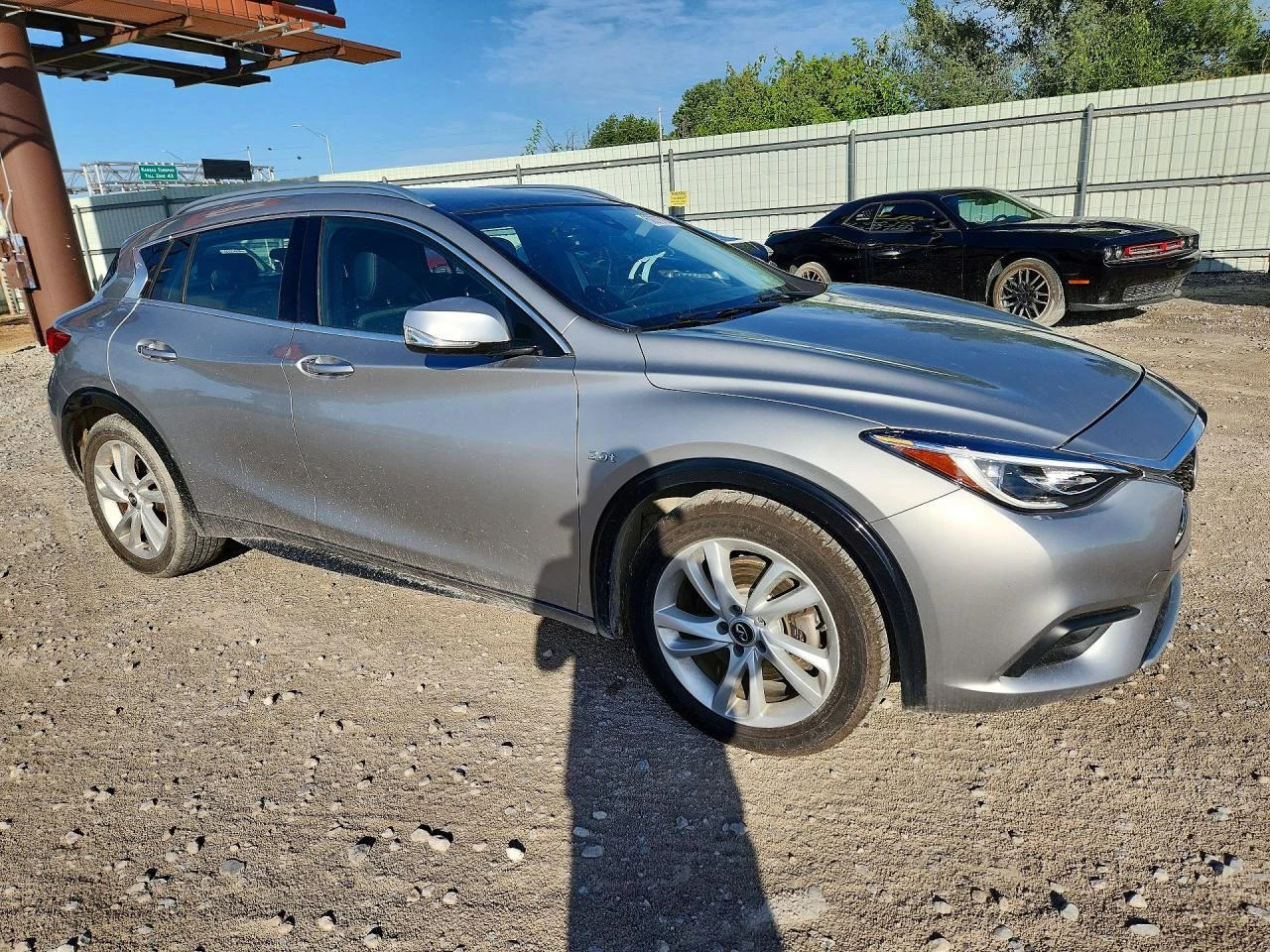 Infiniti QX30 2.0l Luxe, снимка 4 - Автомобили и джипове - 55970623