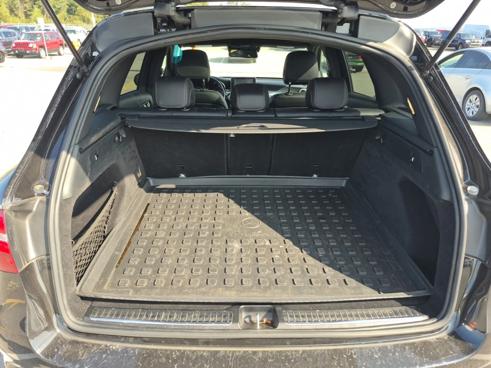 Mercedes-Benz GLC 300 BURMESTER| ПАМЕТ| 360| PANO| 2 КЛЮЧА| , снимка 14 - Автомобили и джипове - 56082482