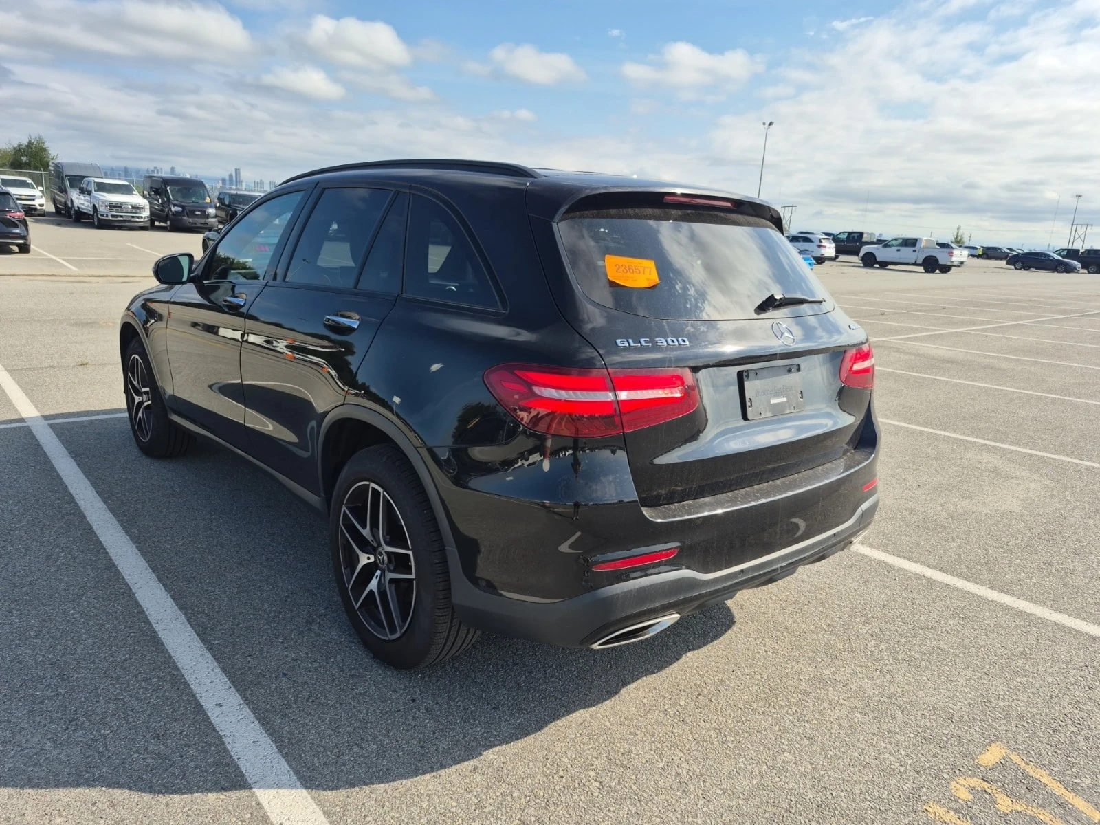Mercedes-Benz GLC 300 BURMESTER| ПАМЕТ| 360| PANO| 2 КЛЮЧА| , снимка 4 - Автомобили и джипове - 56082482