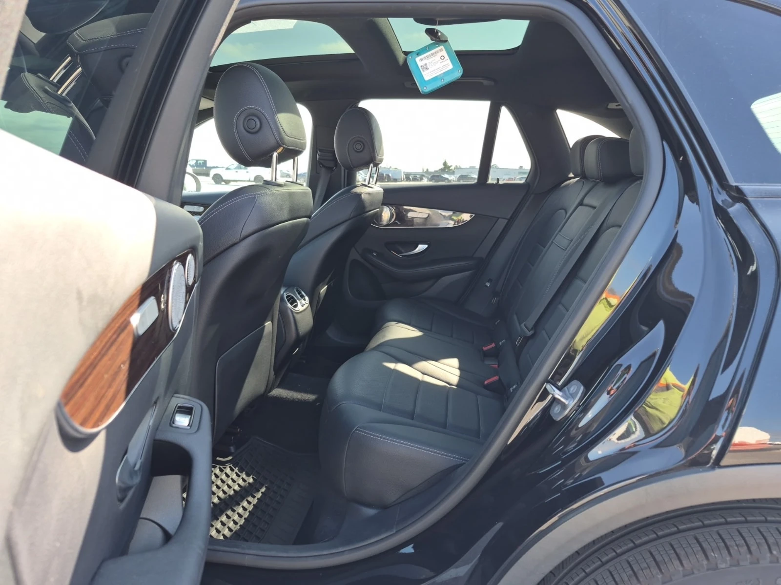 Mercedes-Benz GLC 300 BURMESTER| ПАМЕТ| 360| PANO| 2 КЛЮЧА| , снимка 12 - Автомобили и джипове - 56082482