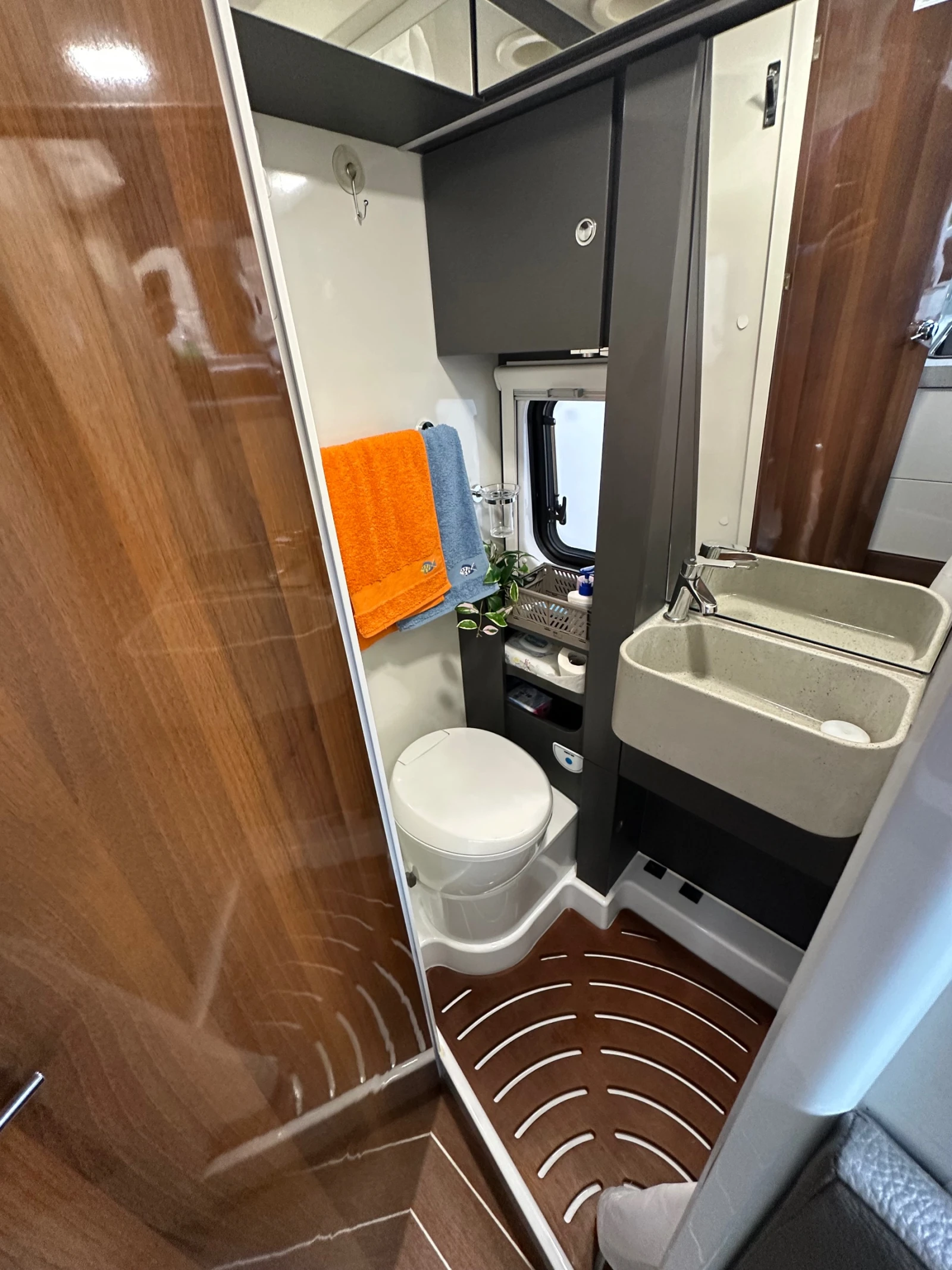 Кемпер Mobilvetta Admiral 6.3, снимка 16 - Каравани и кемпери - 56158128