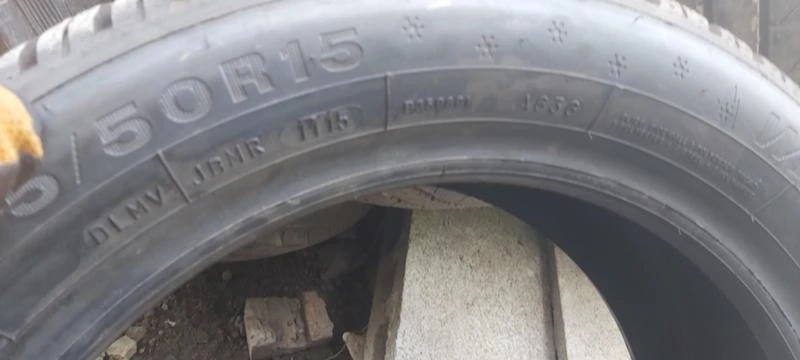 Гуми Зимни 195/50R15, снимка 6 - Гуми и джанти - 33437059