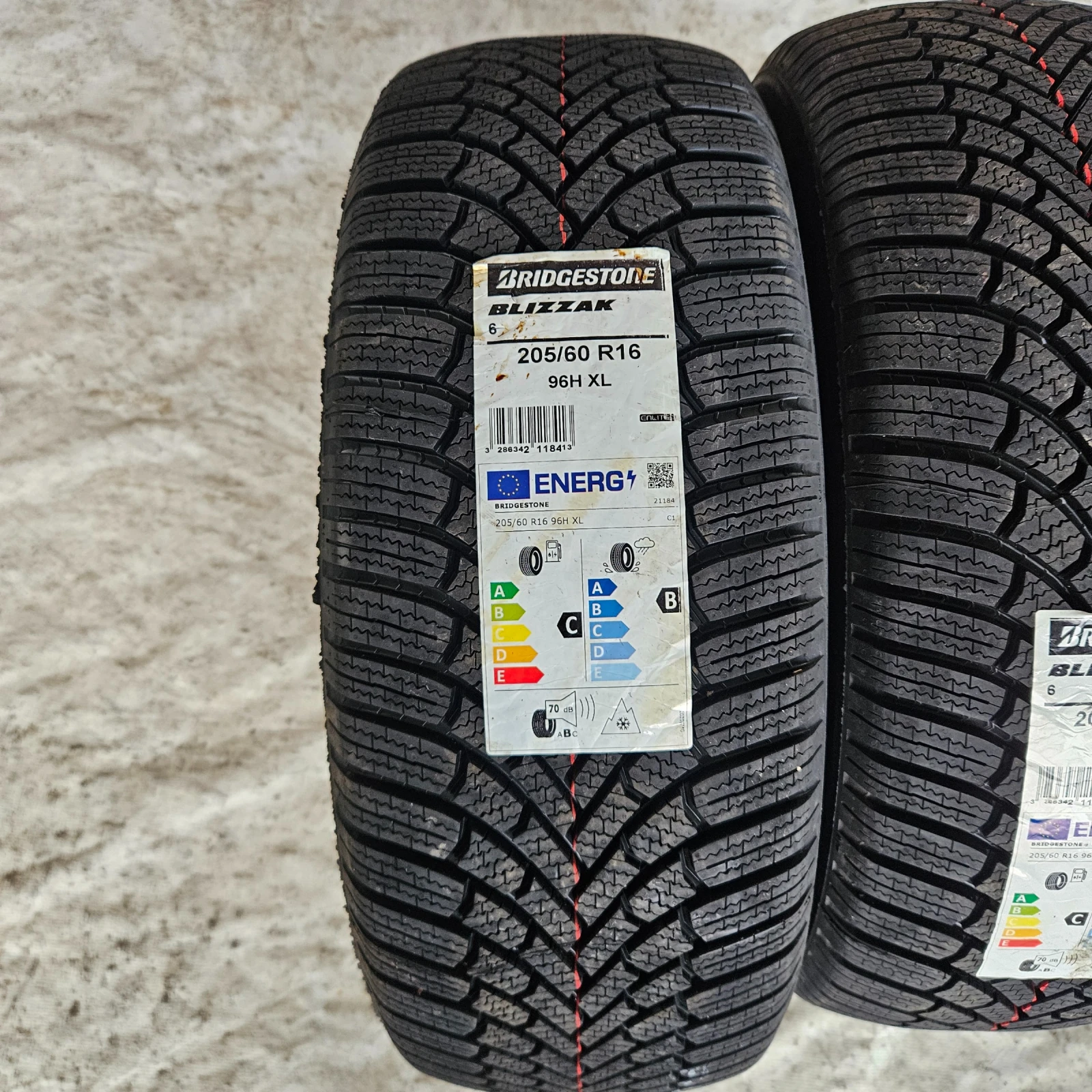 ���� 205/60R16 | Mobile.bg � ����������� 2