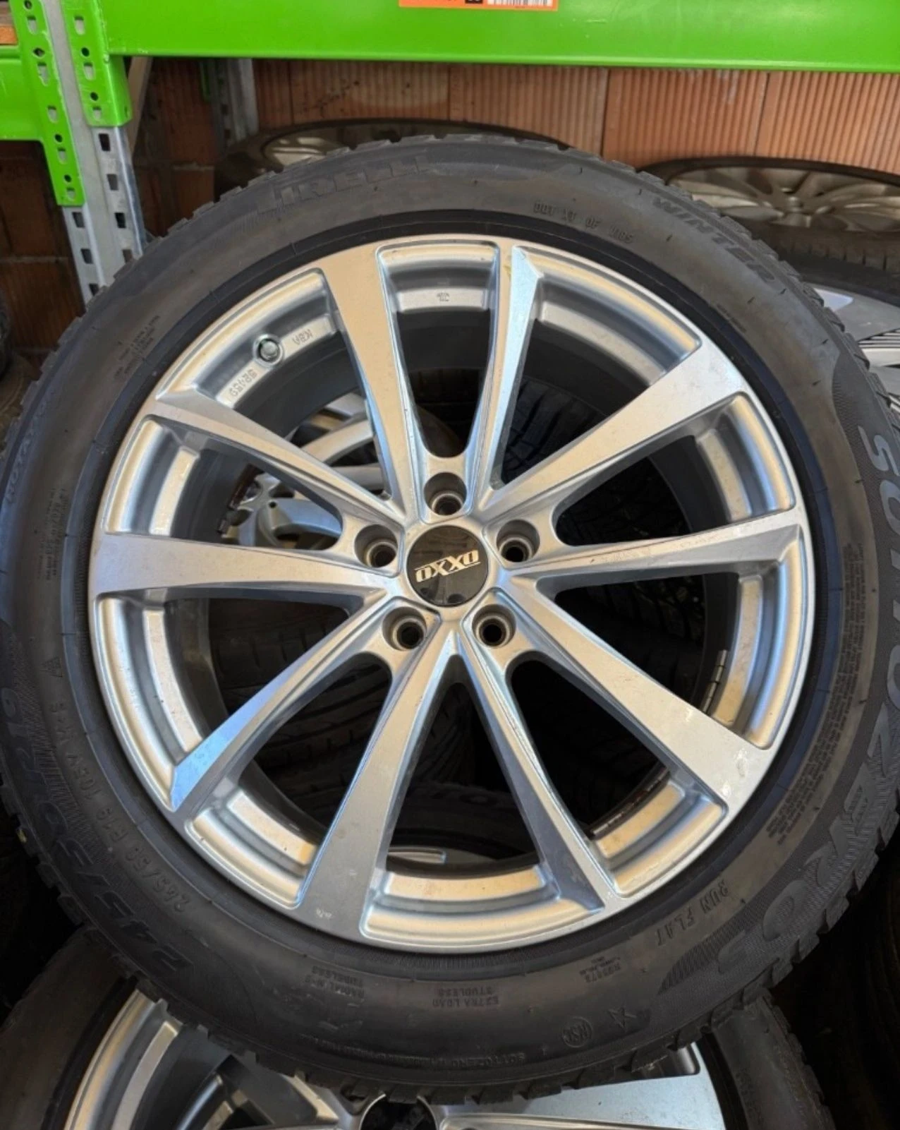 Гуми с джанти Pirelli 245/50R19