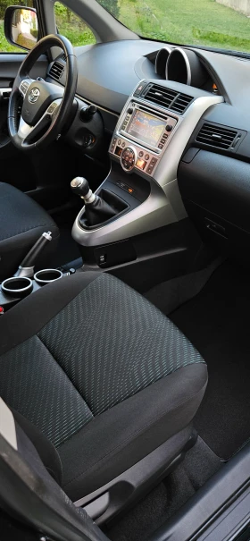 Обява за продажба на Toyota Verso 1.8, ръчка, нави, като нова ~15 990 лв. - изображение 11