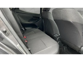 Toyota Yaris 1.5i M/T, Месечна вноска от 176   - 12990 € / 25406.23 лв. - 77564547 10