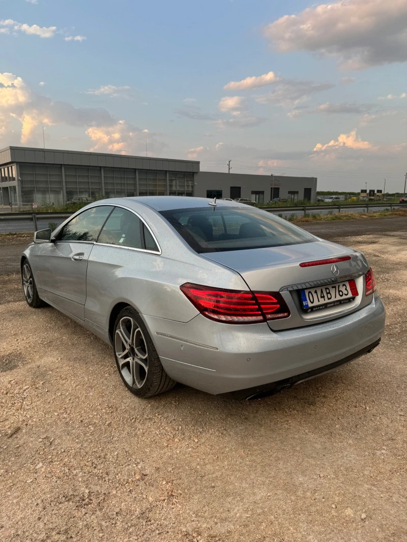 Mercedes-Benz E 220, снимка 9 - Автомобили и джипове - 46792211