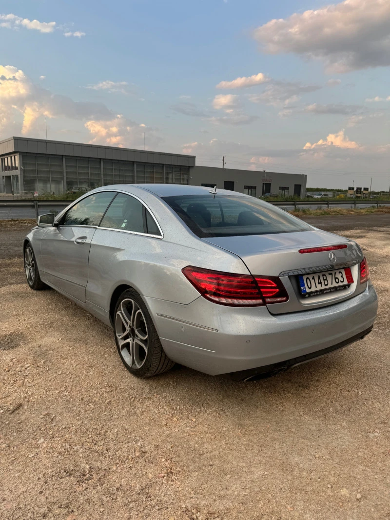 Mercedes-Benz E 220, снимка 8 - Автомобили и джипове - 46792211