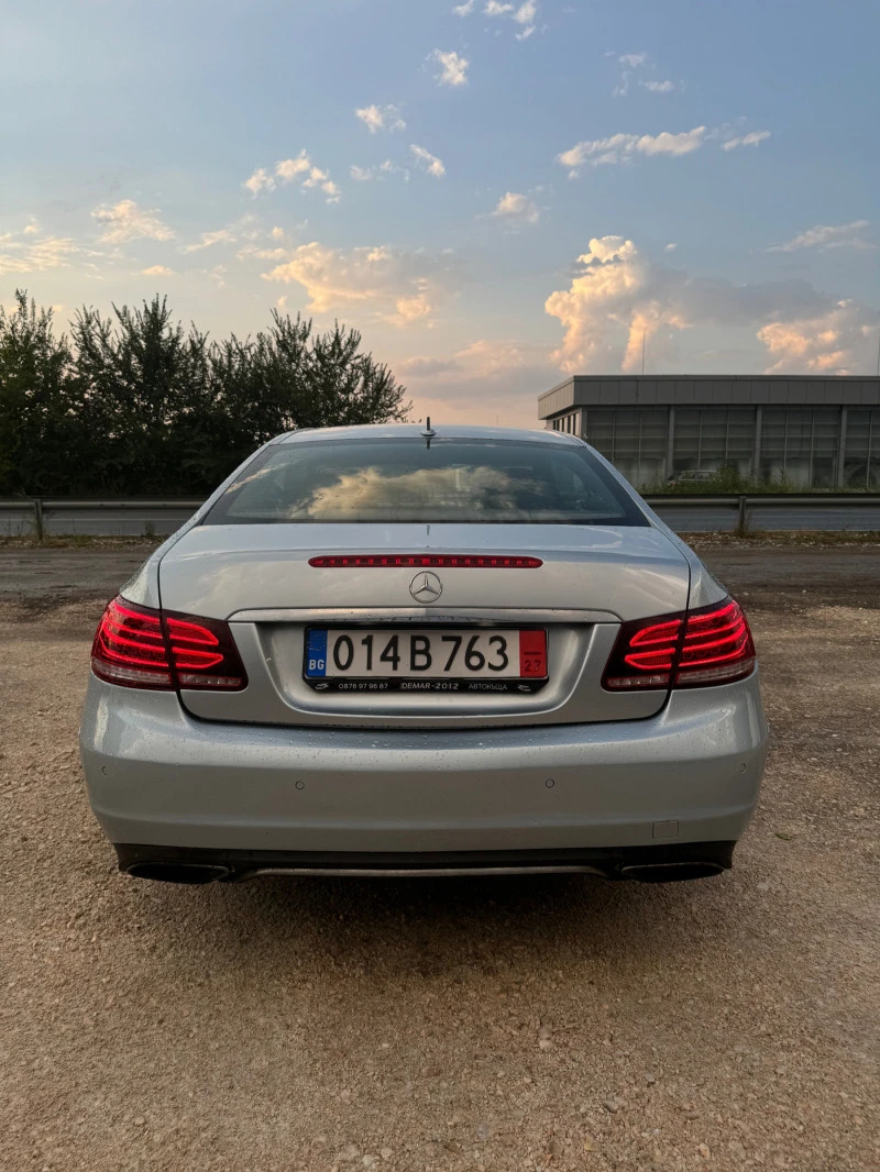 Mercedes-Benz E 220, снимка 6 - Автомобили и джипове - 46792211