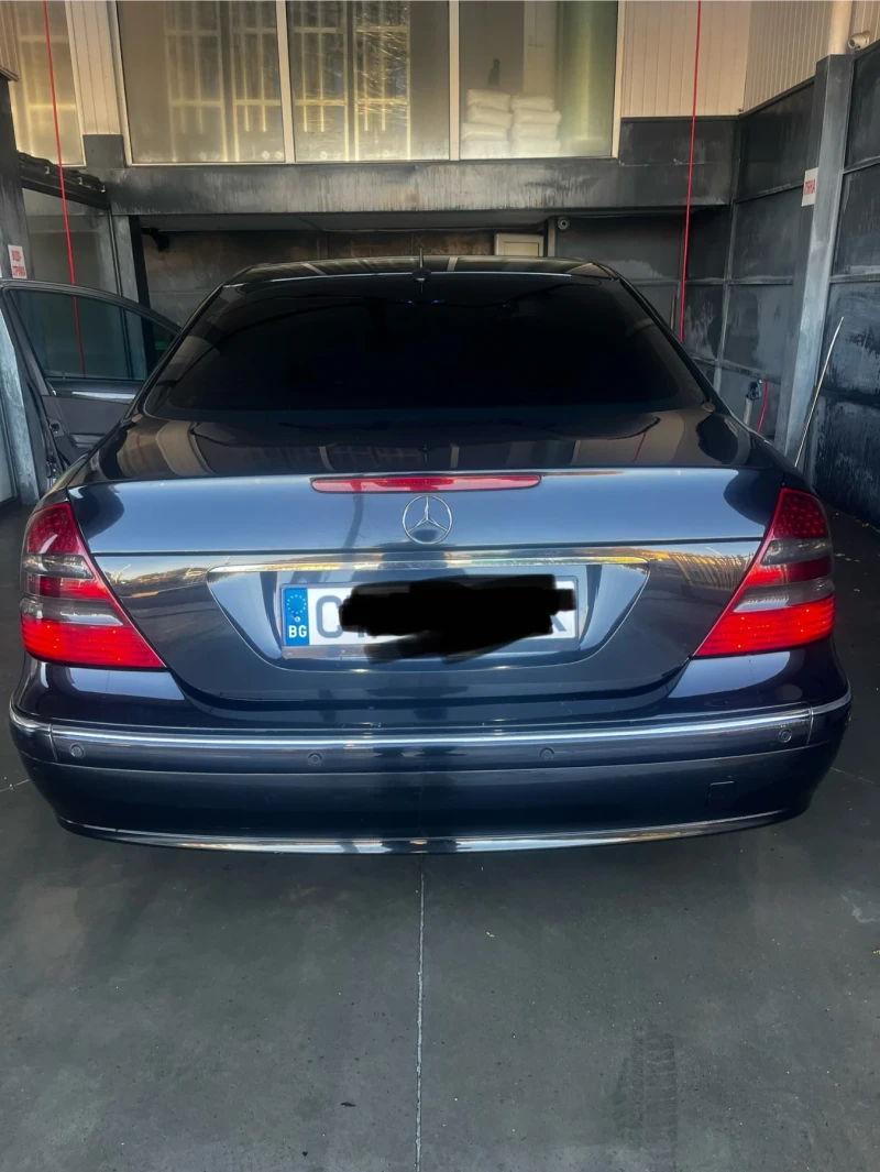 Mercedes-Benz E 220 AVANTGARDE, снимка 10 - Автомобили и джипове - 47749424