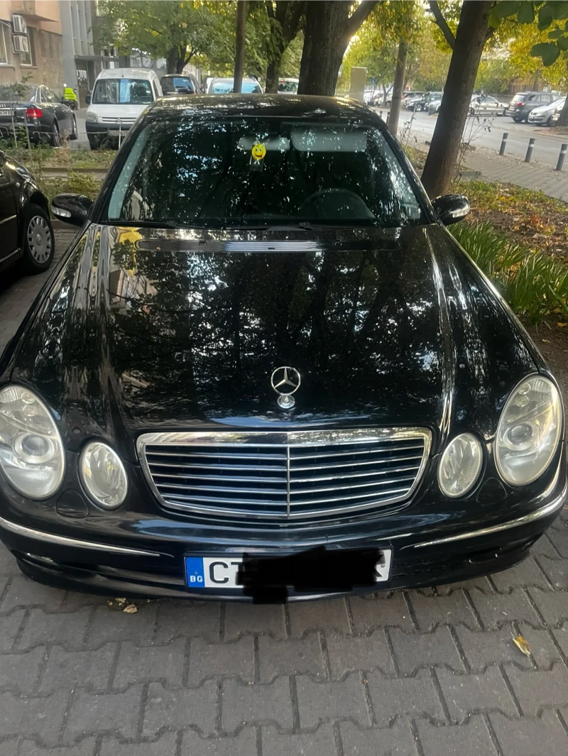 Mercedes-Benz E 220 AVANTGARDE, снимка 1 - Автомобили и джипове - 47749424