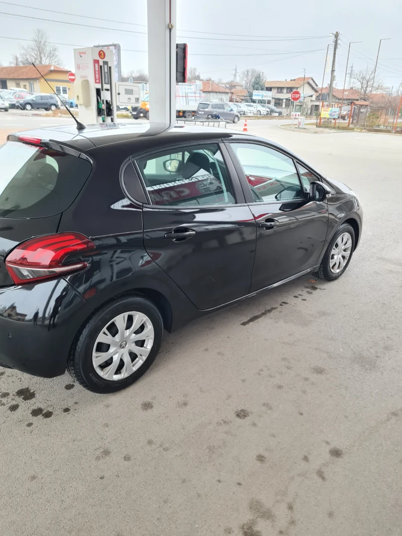 Peugeot 208 1.2 Pure Tech  Евро 6, снимка 3 - Автомобили и джипове - 48153598