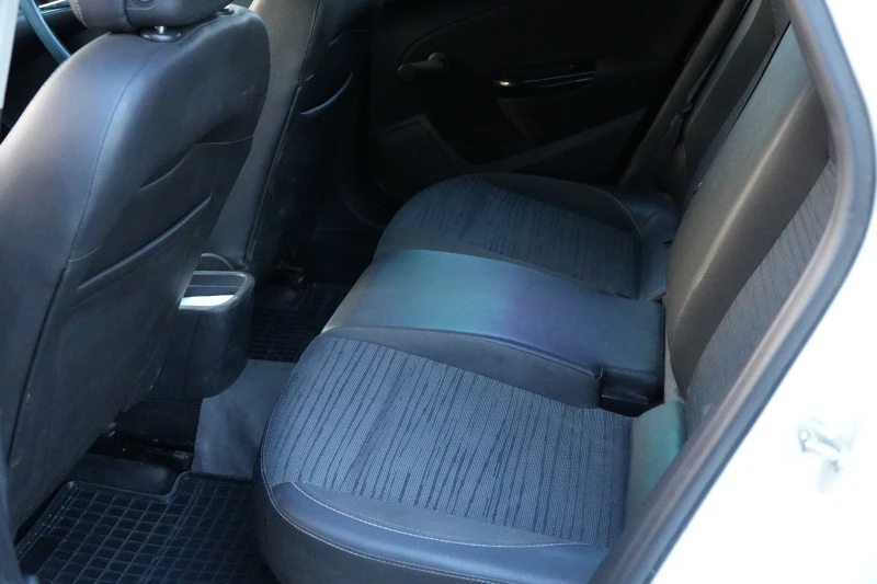 Opel Astra 1.7 CDTI, снимка 11 - Автомобили и джипове - 50946537