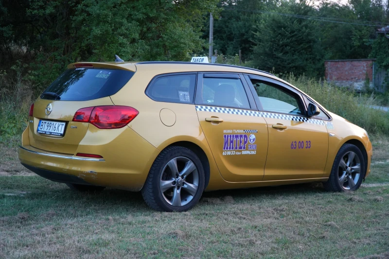 Opel Astra 1.7 CDTI, снимка 2 - Автомобили и джипове - 50946537