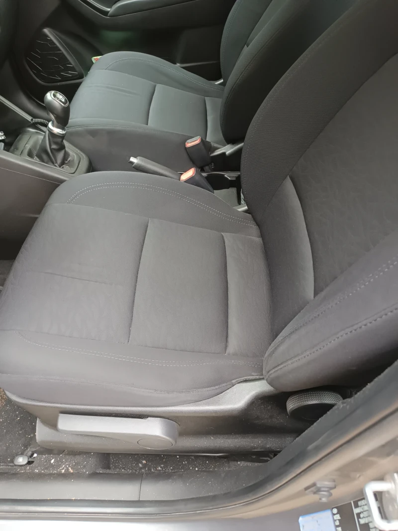 Hyundai Ix20, снимка 5 - Автомобили и джипове - 52102533