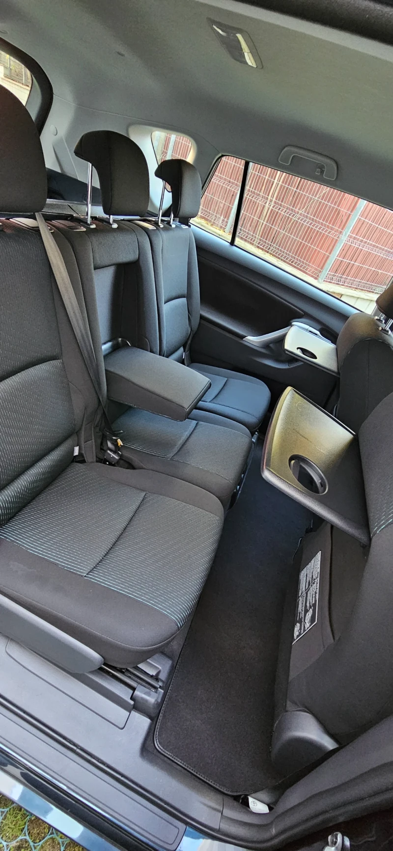 Toyota Verso 1.8, ръчка, нави, като нова, снимка 11 - Автомобили и джипове - 52157161