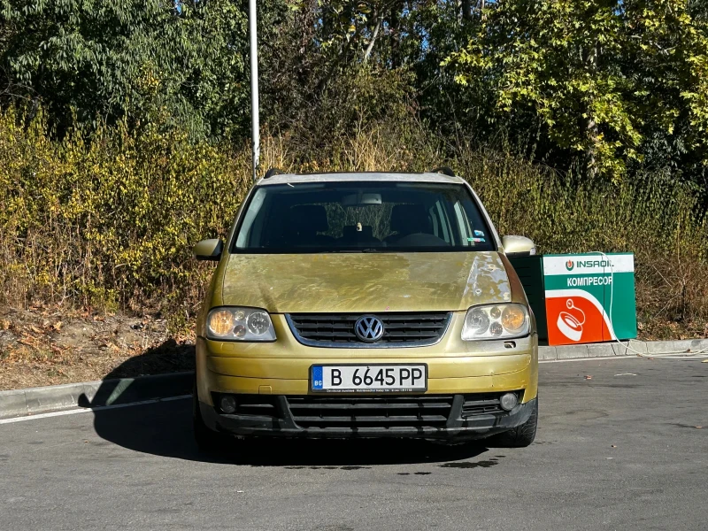 VW Touran 2.0 TDI, снимка 4 - Автомобили и джипове - 52181626