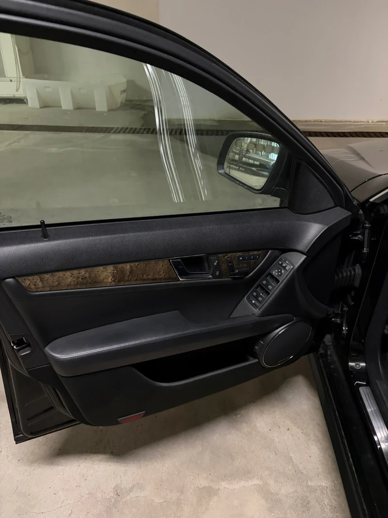 Mercedes-Benz C 63 AMG P 30 PERFORMANCE, снимка 8 - Автомобили и джипове - 52597957