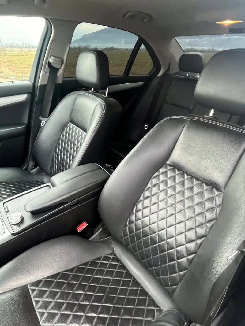Mercedes-Benz C 320, снимка 13 - Автомобили и джипове - 53397655