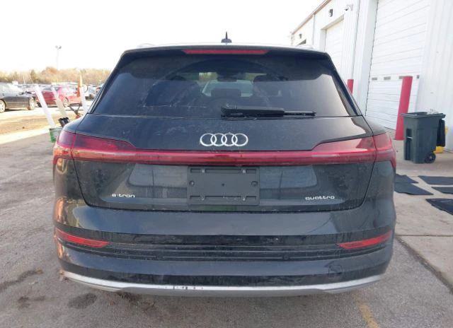 Audi E-Tron PREMIUM PLUS QUATTRO, снимка 17 - Автомобили и джипове - 53396469