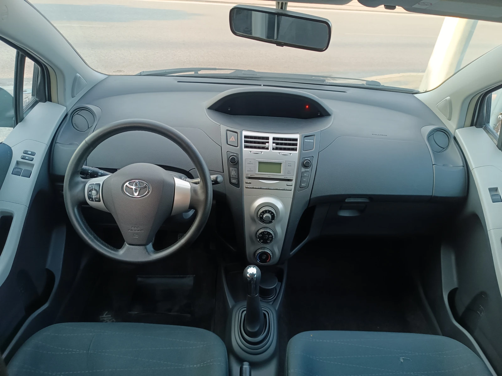 Toyota Yaris 1.3i- WT-I - изображение 8