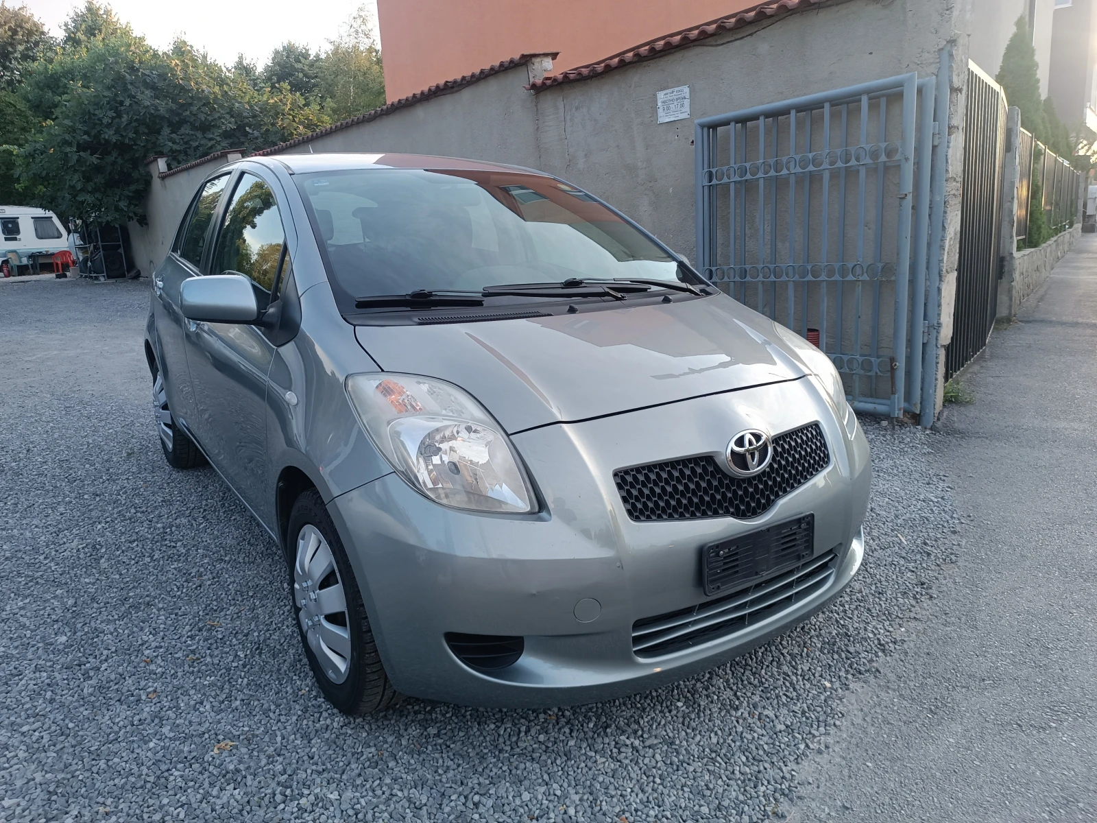 Toyota Yaris 1.3i- WT-I - изображение 2