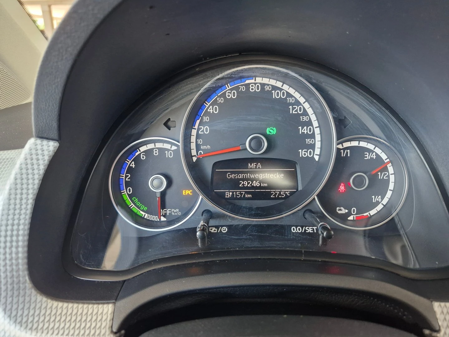 VW Up VW e-up! FWD 32.3 kWh, 61кВт/83к.с./1-ст - изображение 6