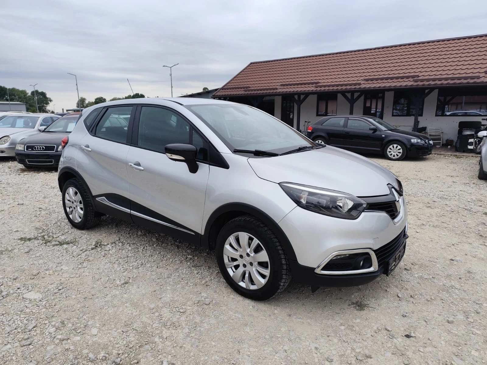 Renault Captur 1.5 дизел Автомат 71767 реални км. - изображение 3