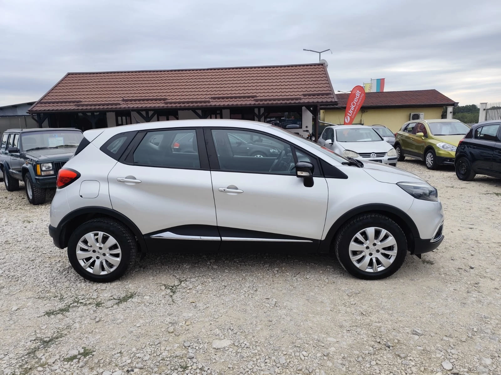Renault Captur 1.5 дизел Автомат 71767 реални км. - изображение 4