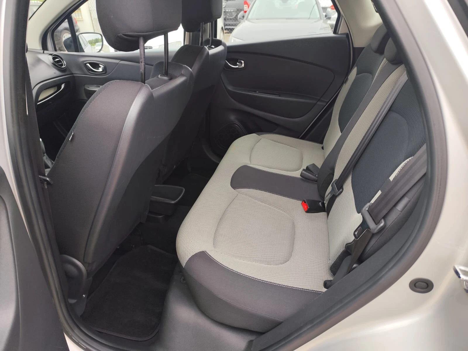 Renault Captur 1.5   71767  . | Mobile.bg   15