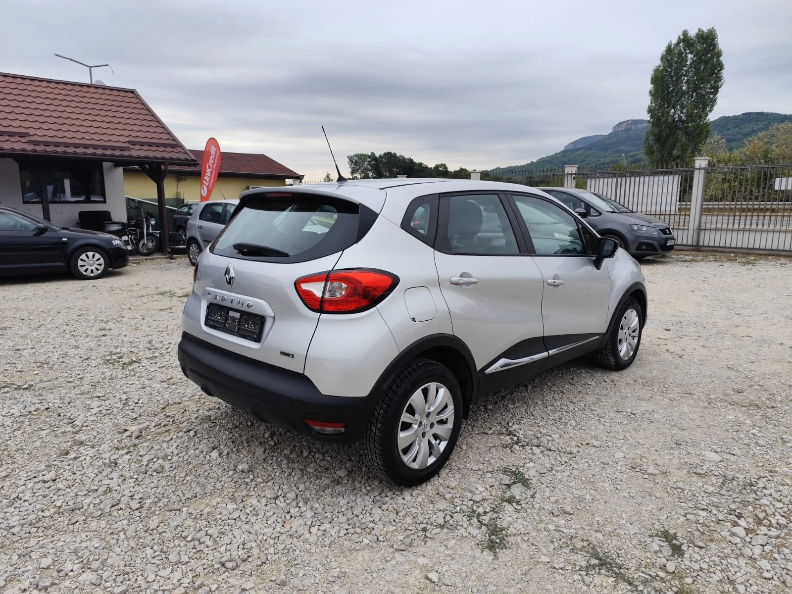 Renault Captur 1.5 дизел Автомат 71767 реални км. - изображение 5
