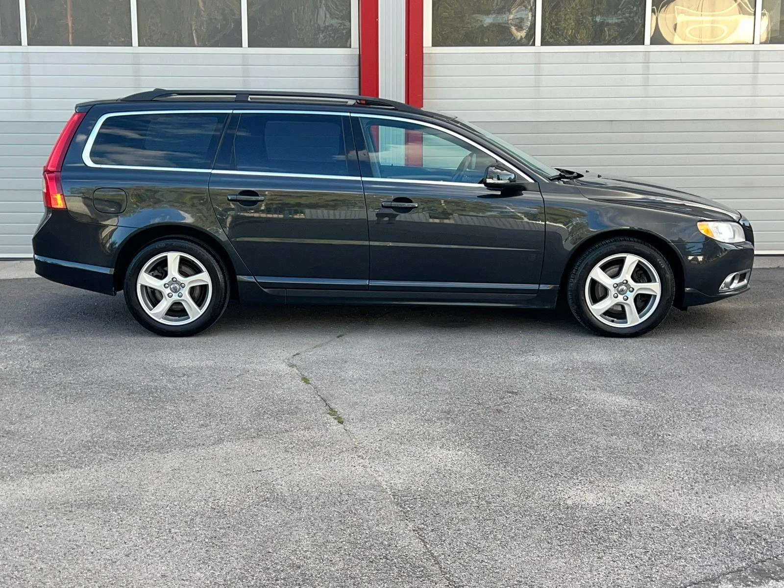 Volvo V70 2.0D AUTOMATIK NAVI LEDER EVRO 5A ЛИЗИНГ - изображение 7
